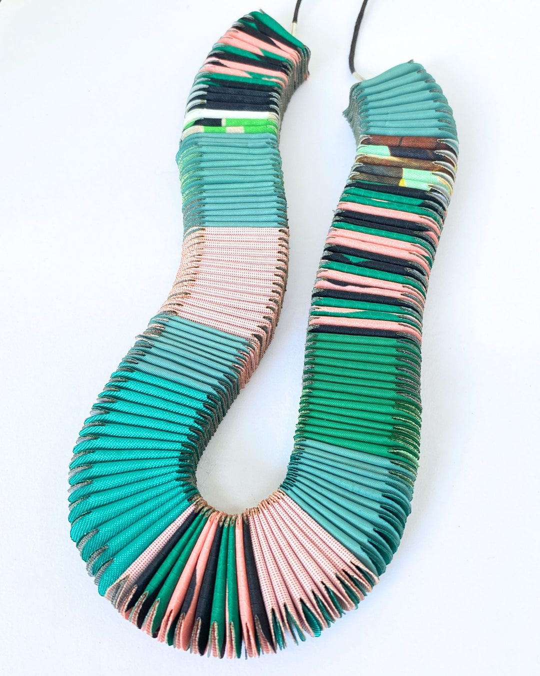 COLLAR Textil cromático