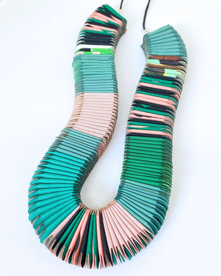 COLLAR Textil cromático