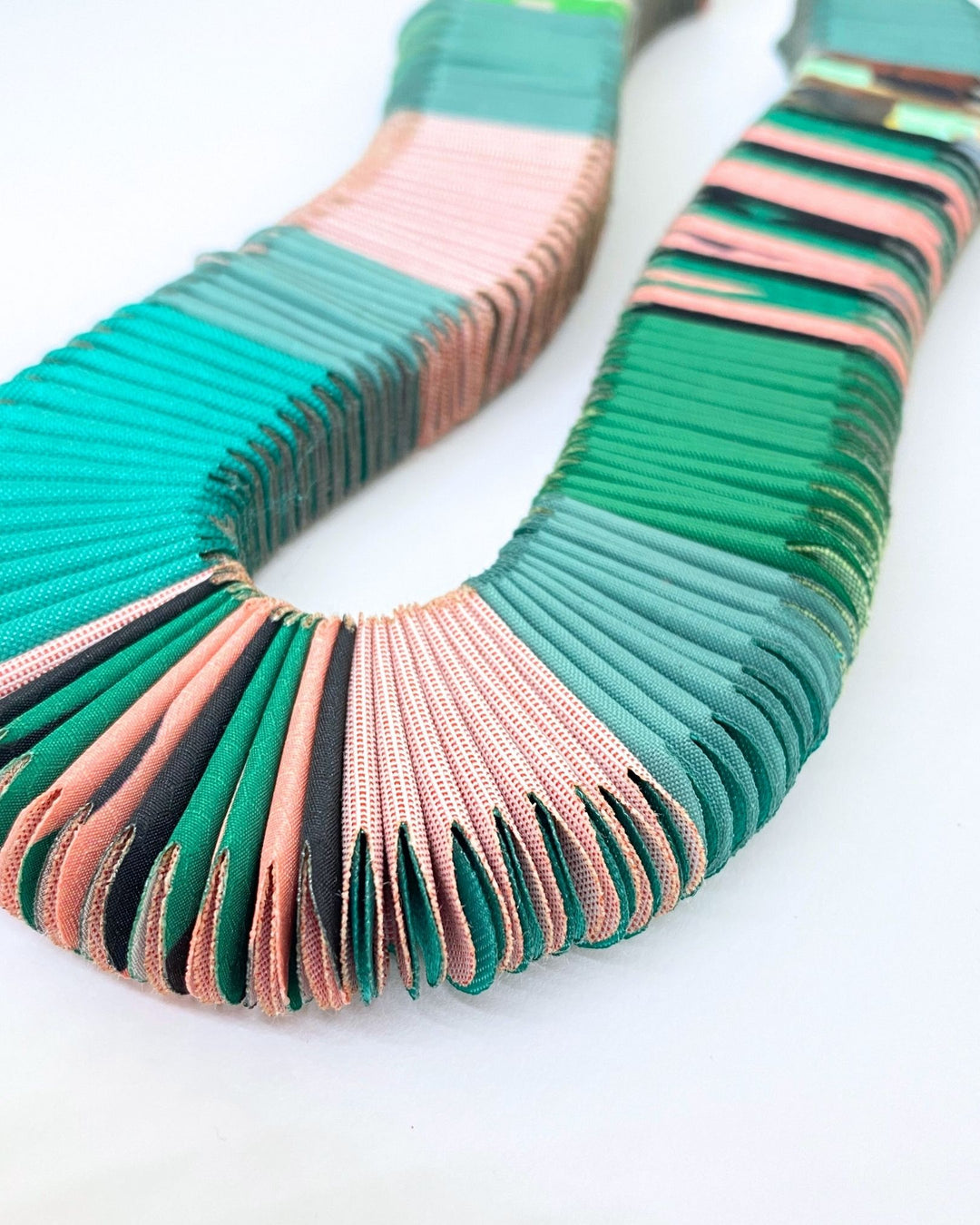 COLLAR Textil cromático