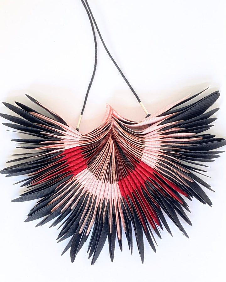 COLLAR TEXTIL, Plumas
