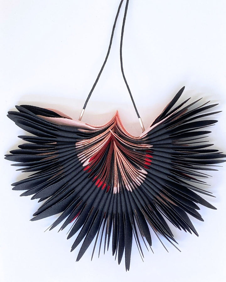 COLLAR TEXTIL, Plumas