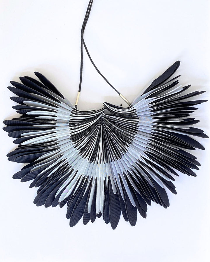 COLLAR Textil, plumas