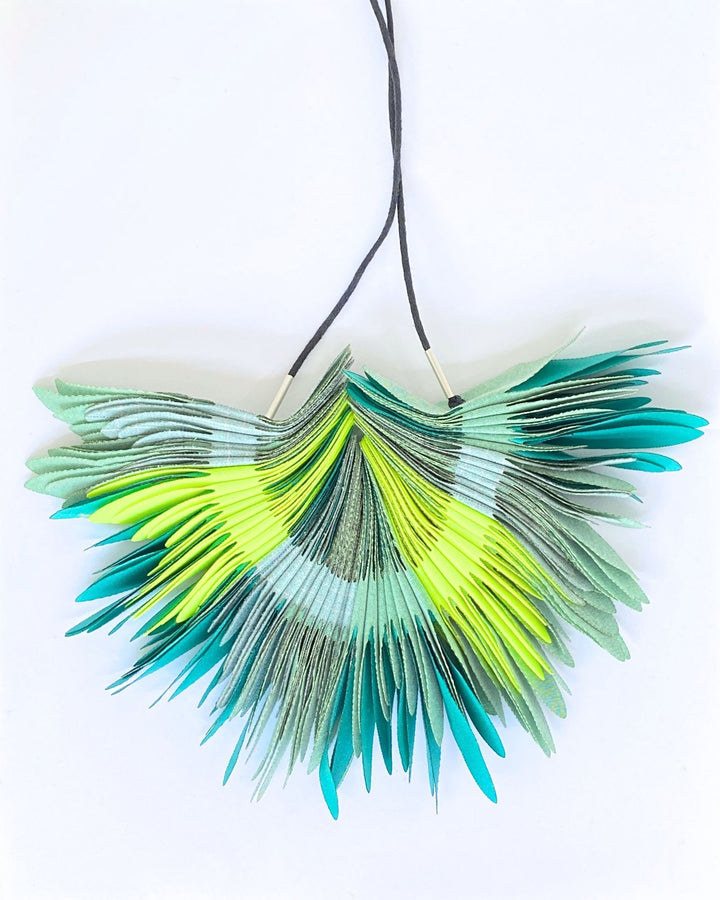 COLLAR Textil, plumas