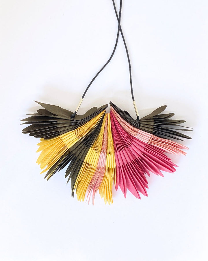 COLLAR Textil, plumas
