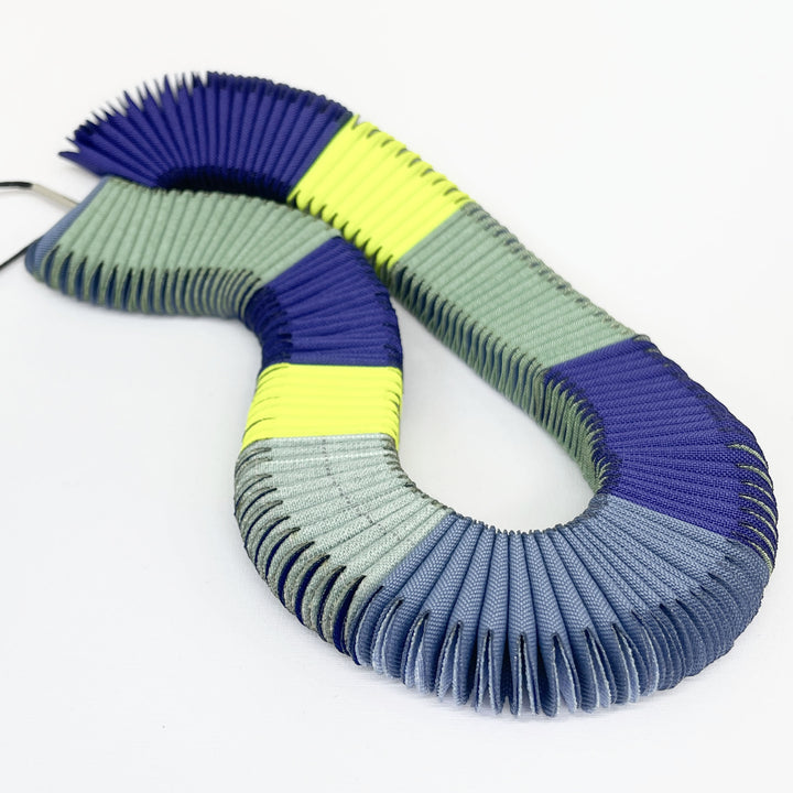 COLLAR TEXTIL.Pliegues (standart)-Tonos Fríos