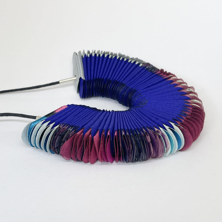COLLAT TEXTIL.Pliegues S-Pieza única
